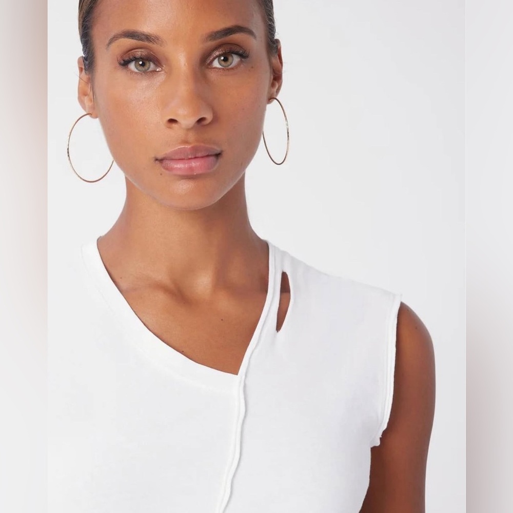 NWT Lita by Ciara Distressed Asymmetrical Hem Sleeveless Top Size XL White